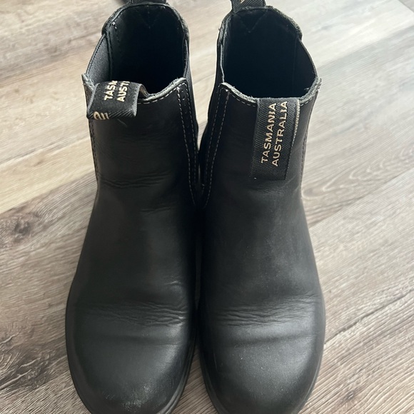 Blundstone. High Too Chelsea Boots. style #1448. Size 6. - Picture 2 of 4